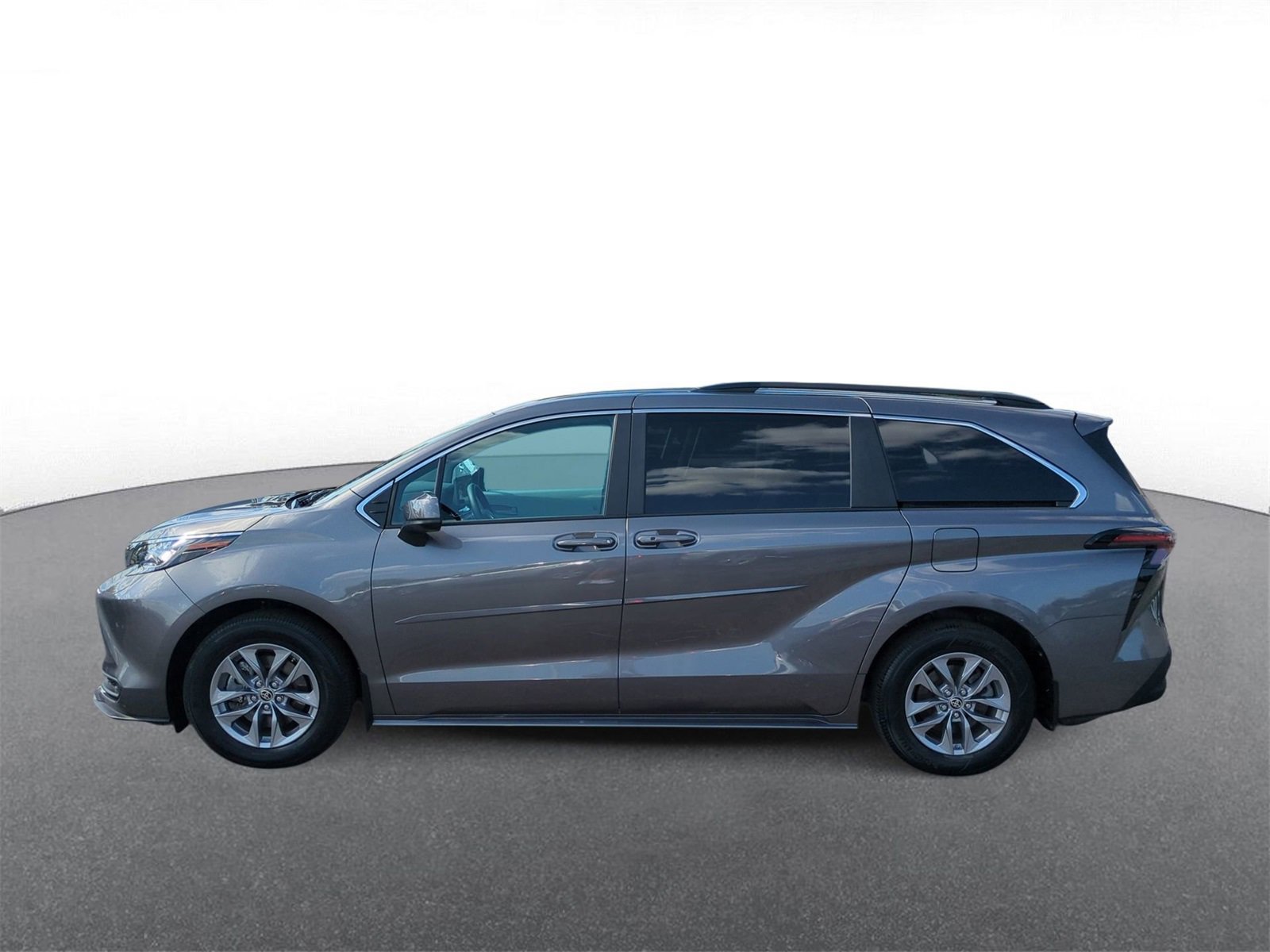 Thumbnail: 2023 Toyota Sienna - 5