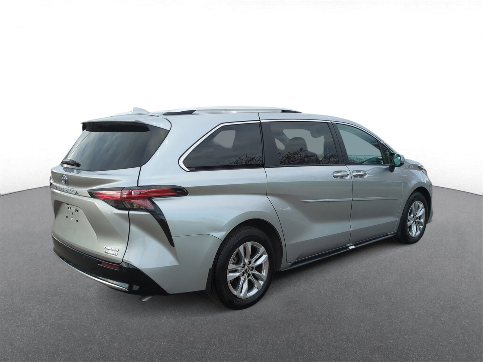 Thumbnail: 2024 Toyota Sienna - 8
