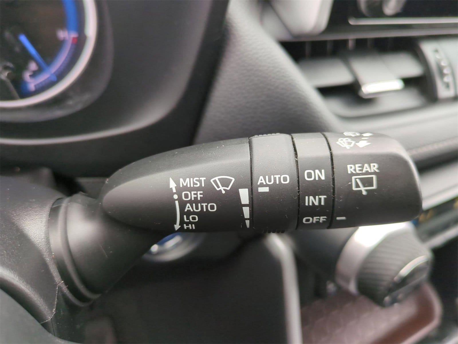 Thumbnail: 2021 Toyota RAV4 - 26