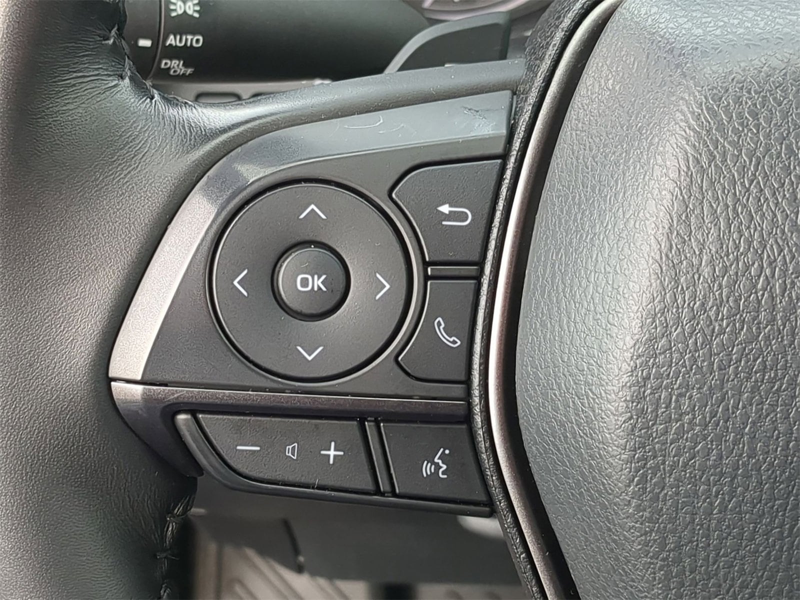 Thumbnail: 2023 Toyota Camry - 30