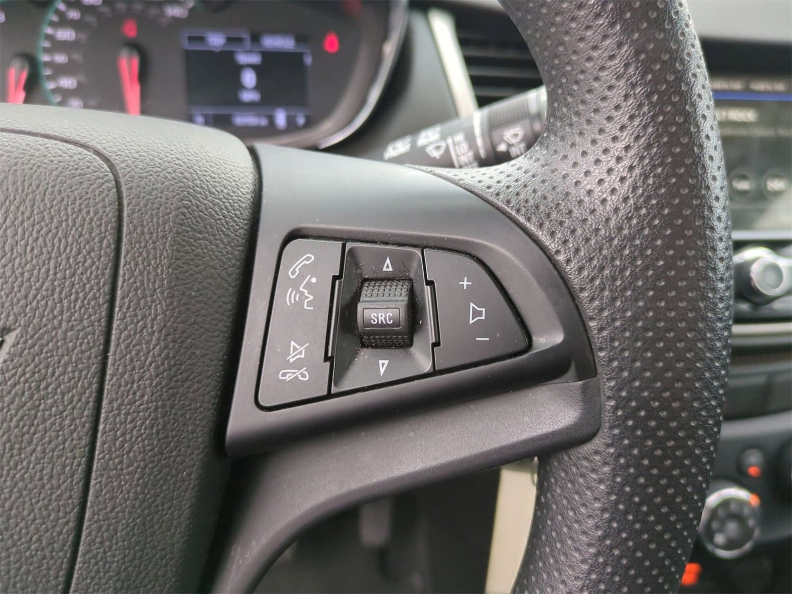 Thumbnail: 2019 Chevrolet Trax - 24