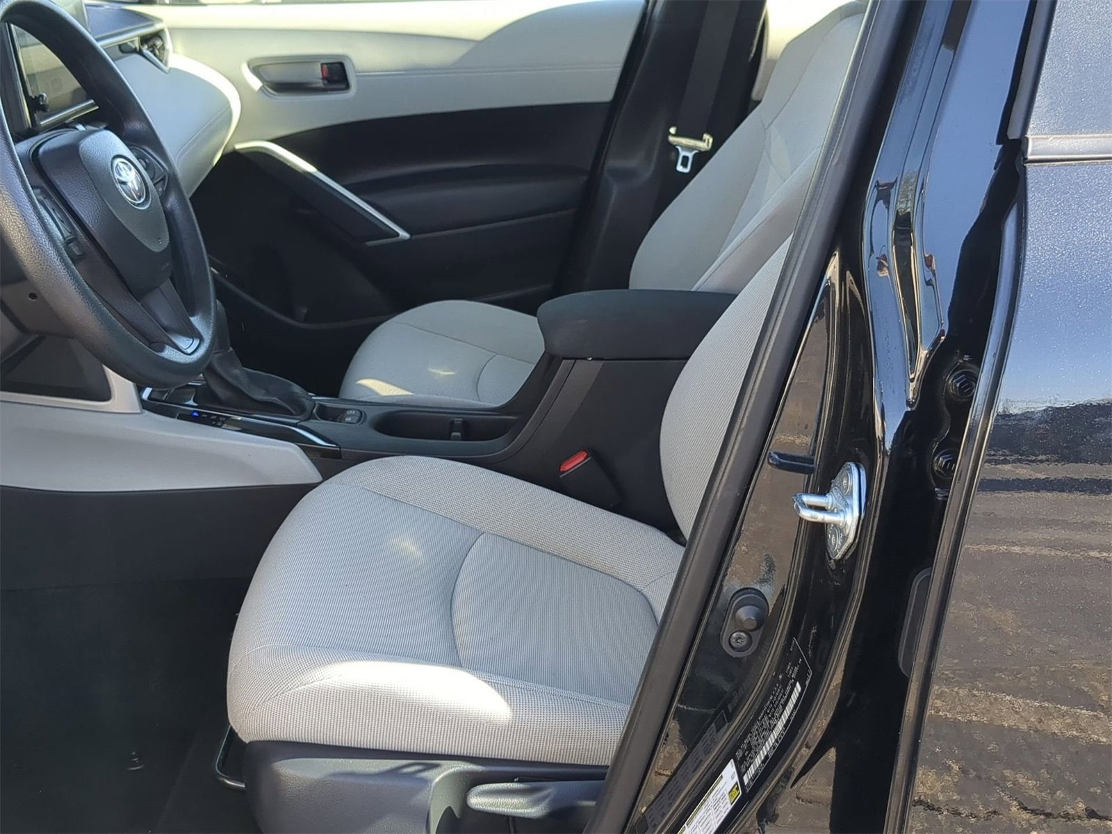 Thumbnail: 2025 Toyota Corolla Cross - 16