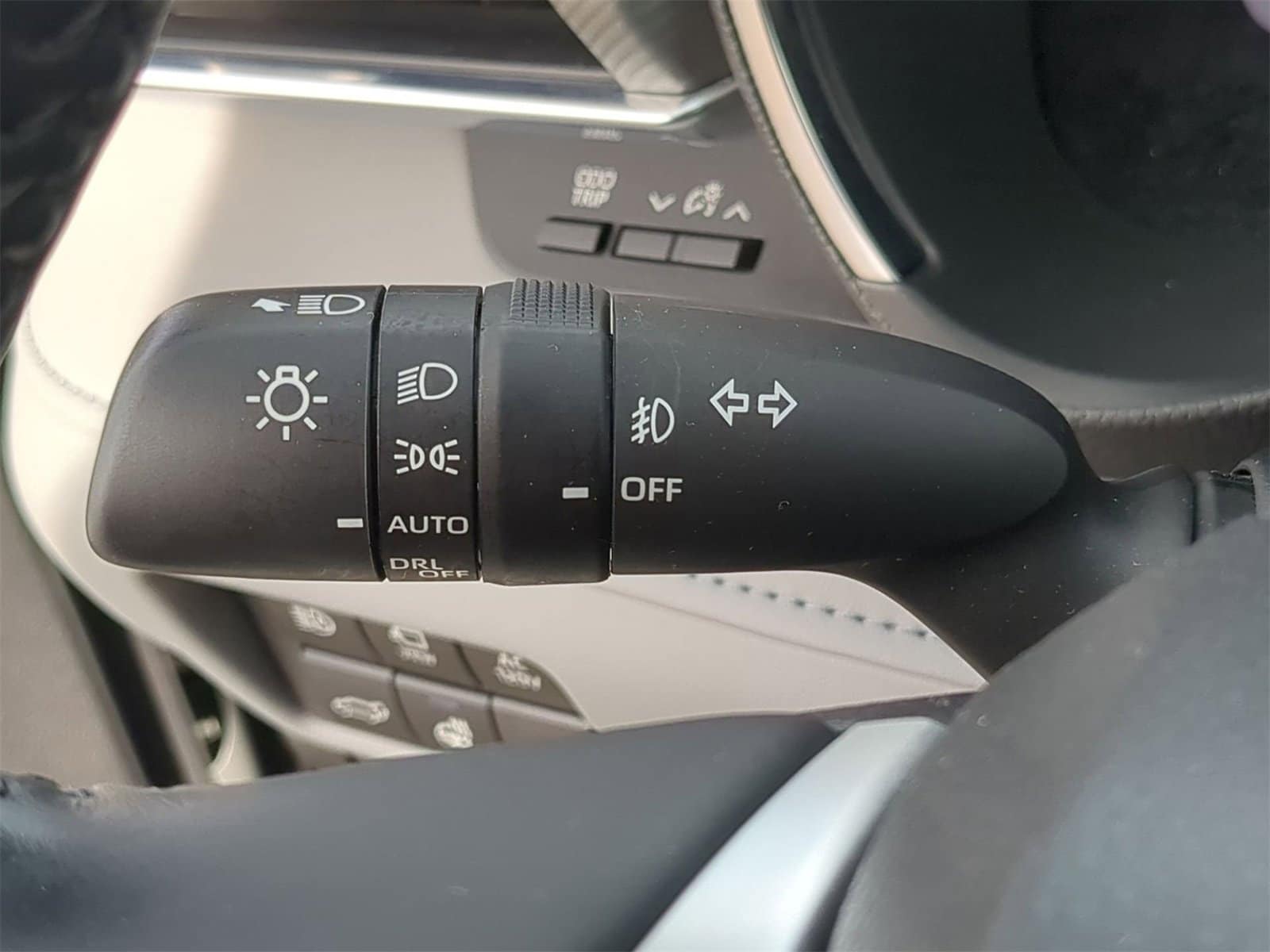 Thumbnail: 2023 Toyota Highlander - 35