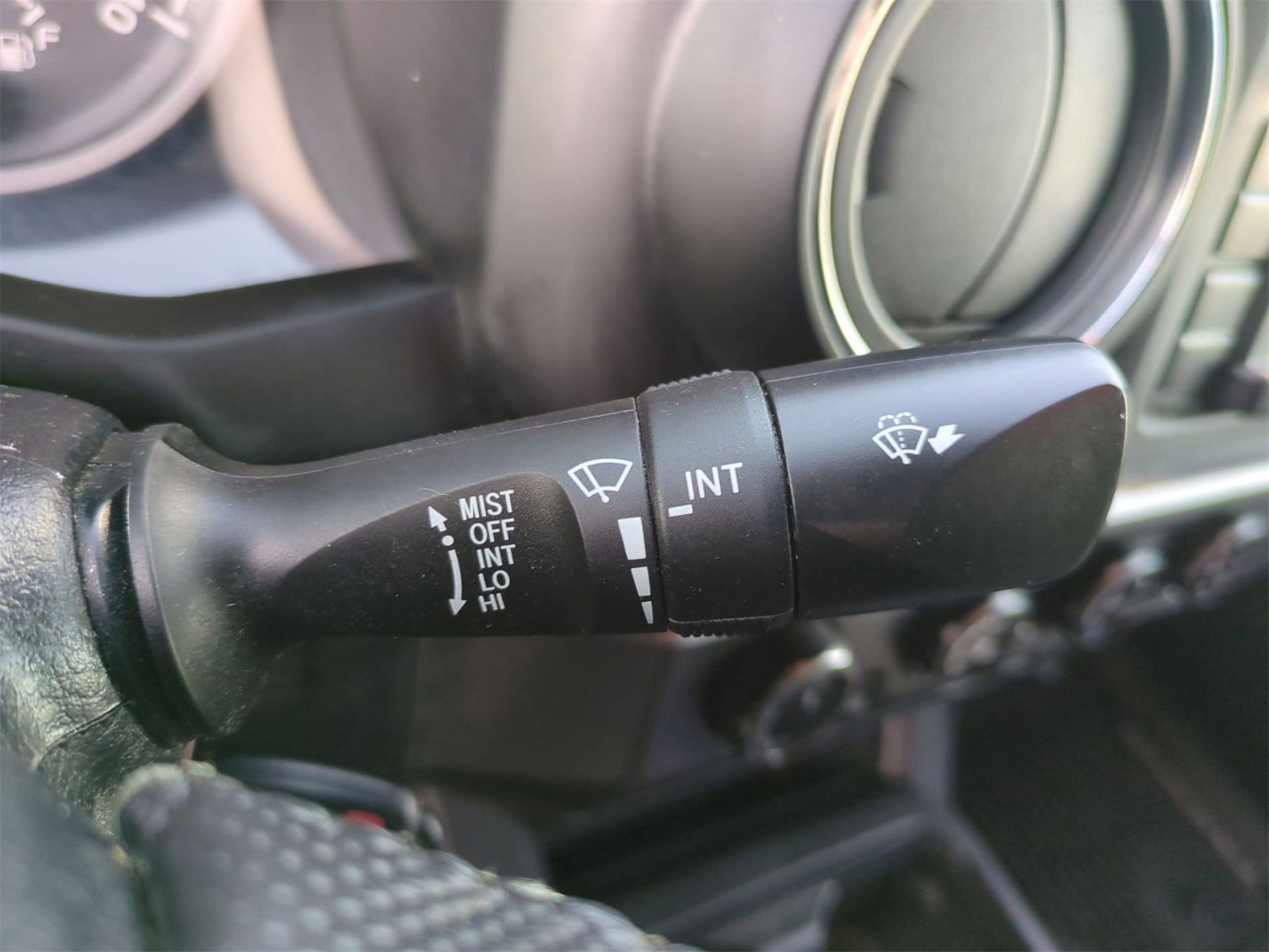 Thumbnail: 2018 Toyota Tacoma - 25