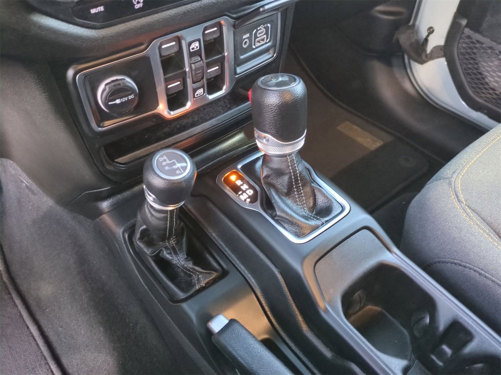 Thumbnail: 2024 Jeep Wrangler - 31