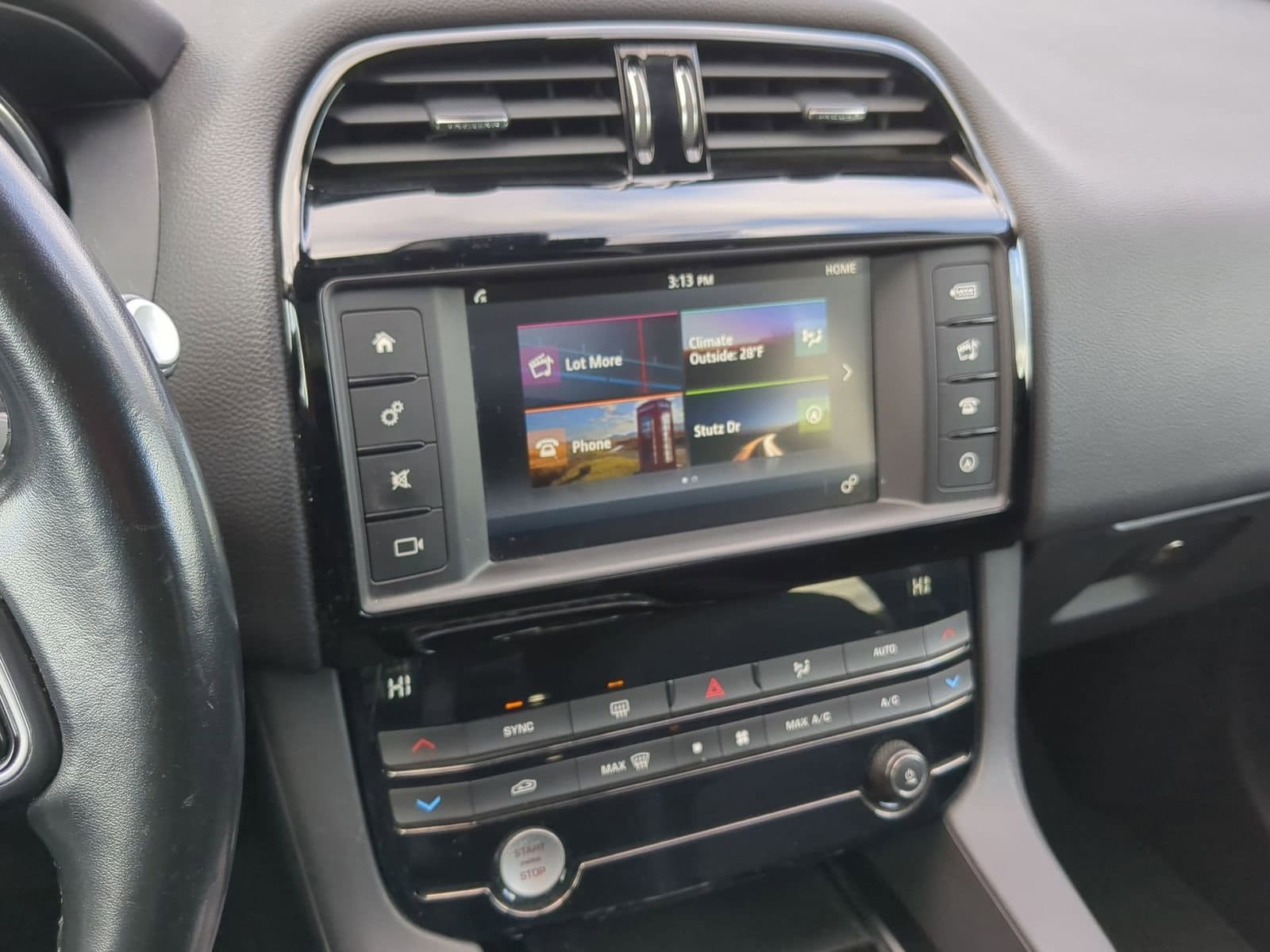 Thumbnail: 2017 Jaguar F-Pace - 34