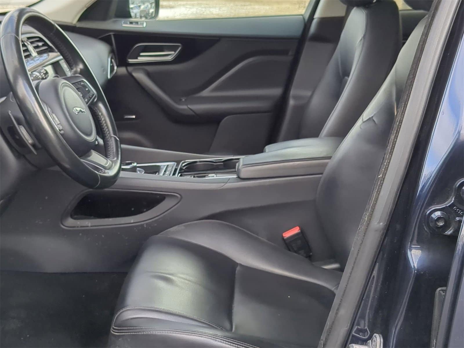 Thumbnail: 2017 Jaguar F-Pace - 23