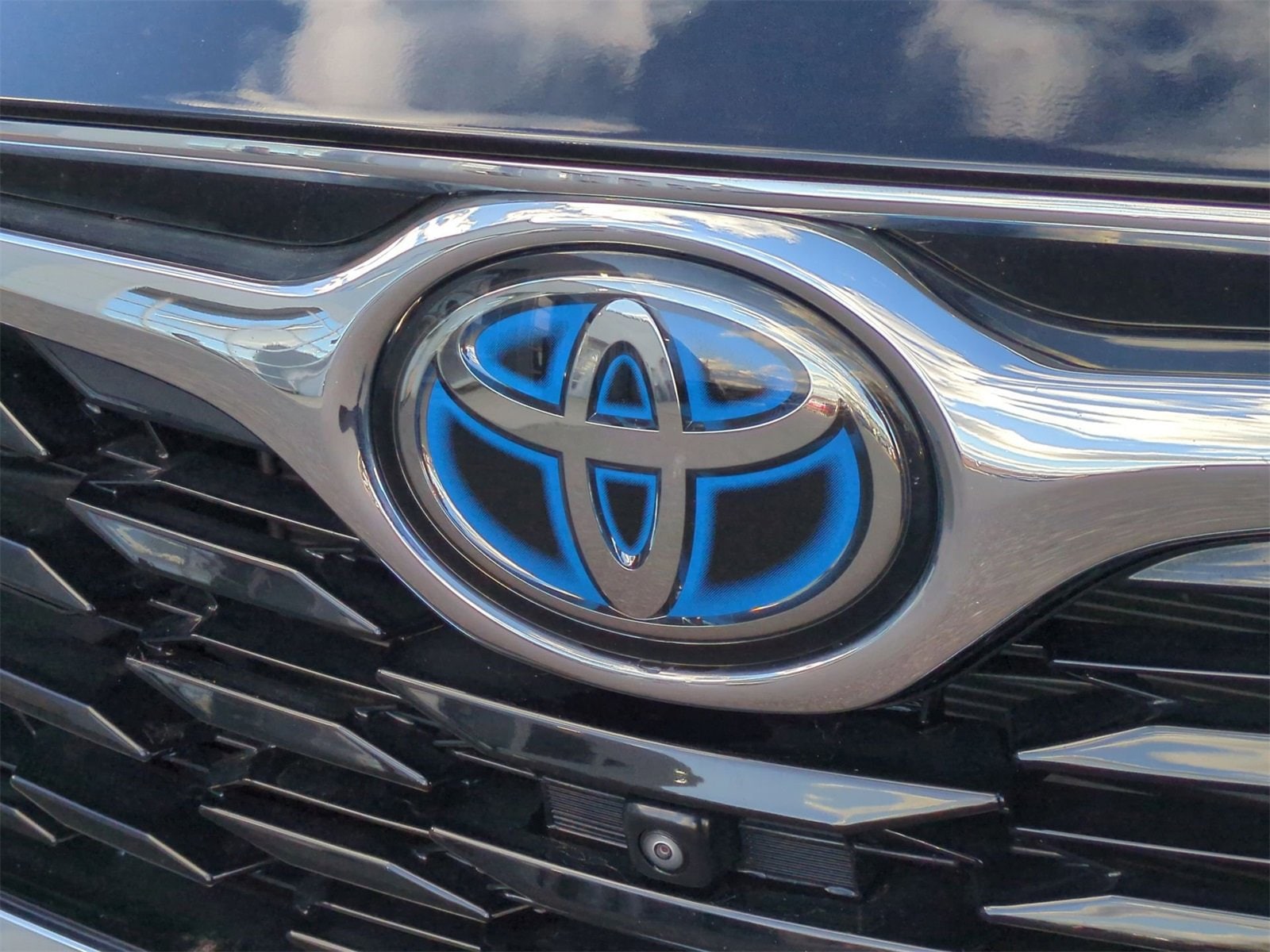 Thumbnail: 2023 Toyota Highlander - 12