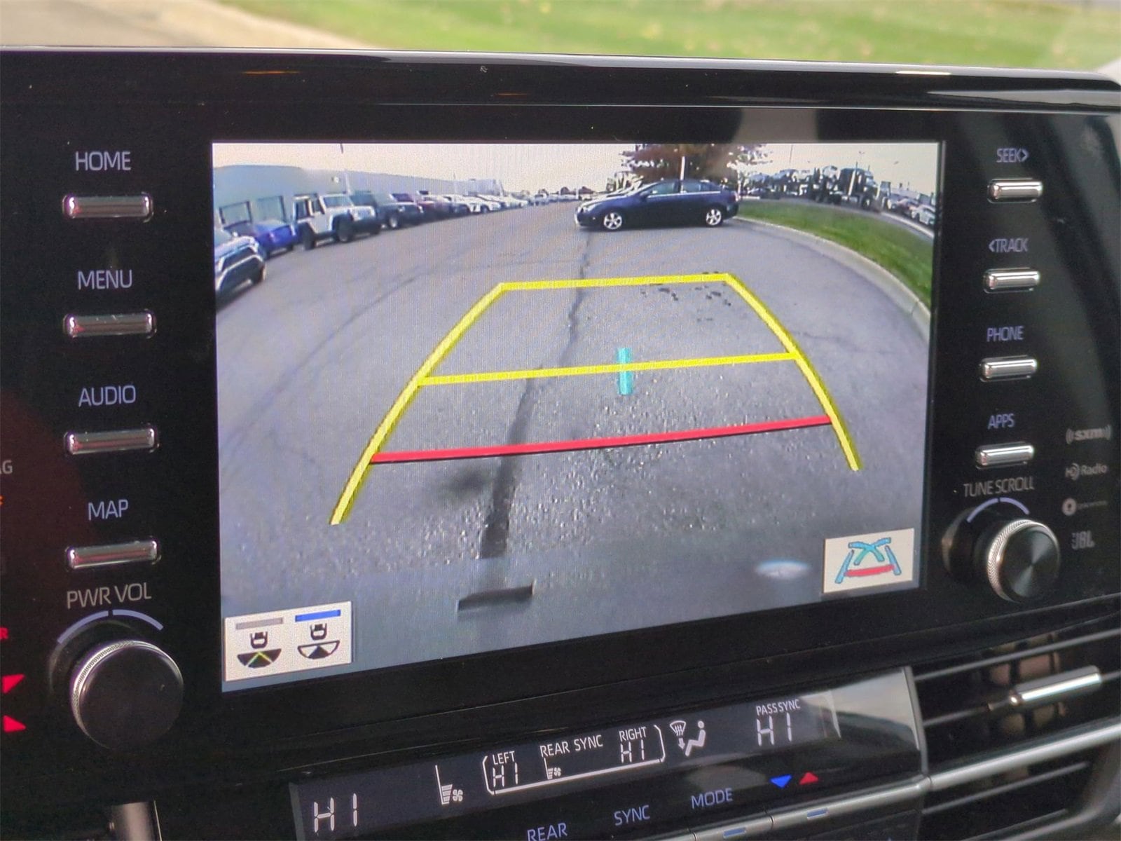 Thumbnail: 2024 Toyota Sienna - 29