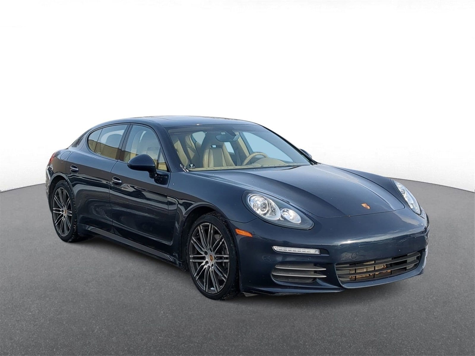 Thumbnail: 2015 Porsche Panamera - 2