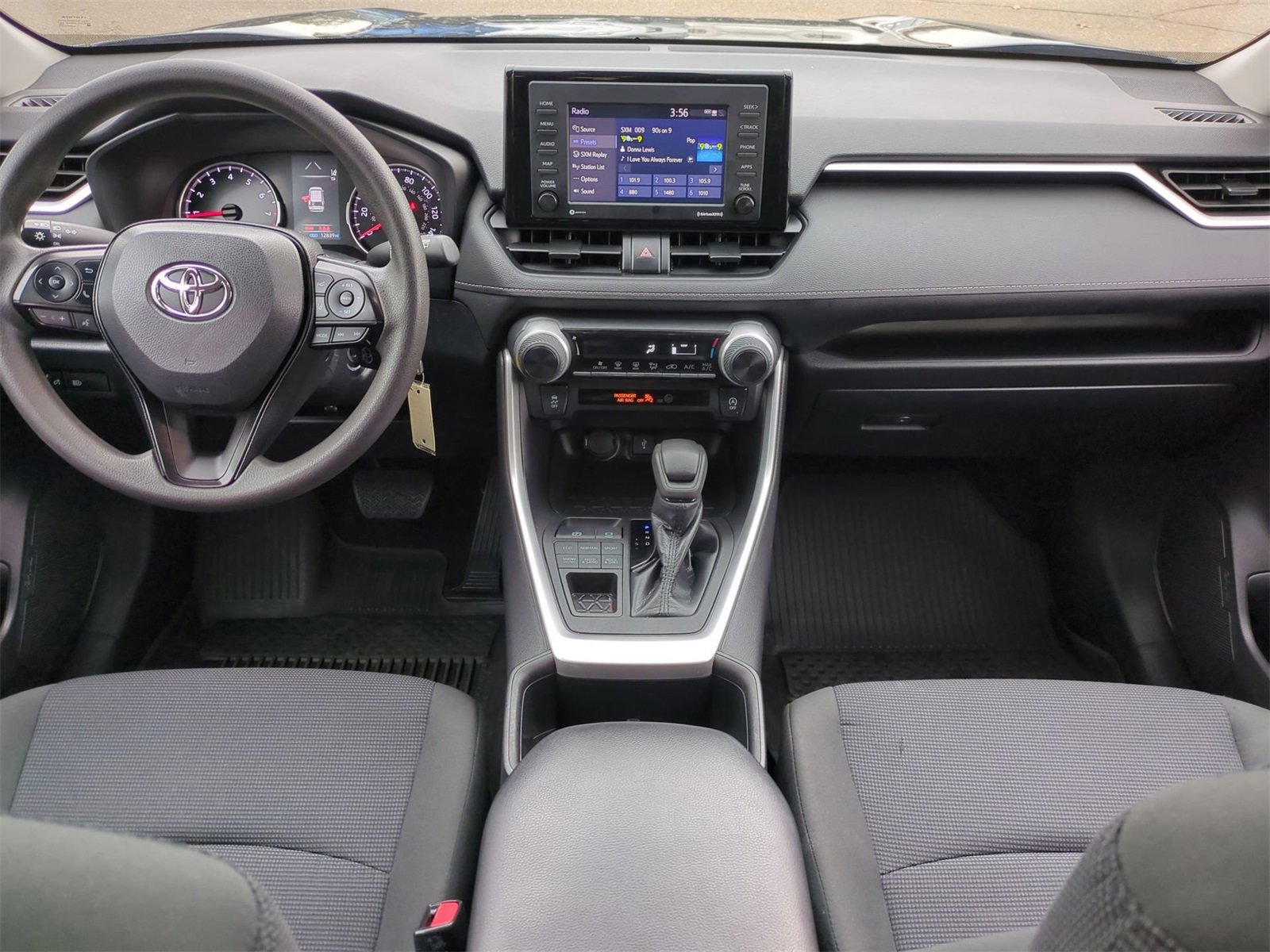 Thumbnail: 2022 Toyota RAV4 - 15