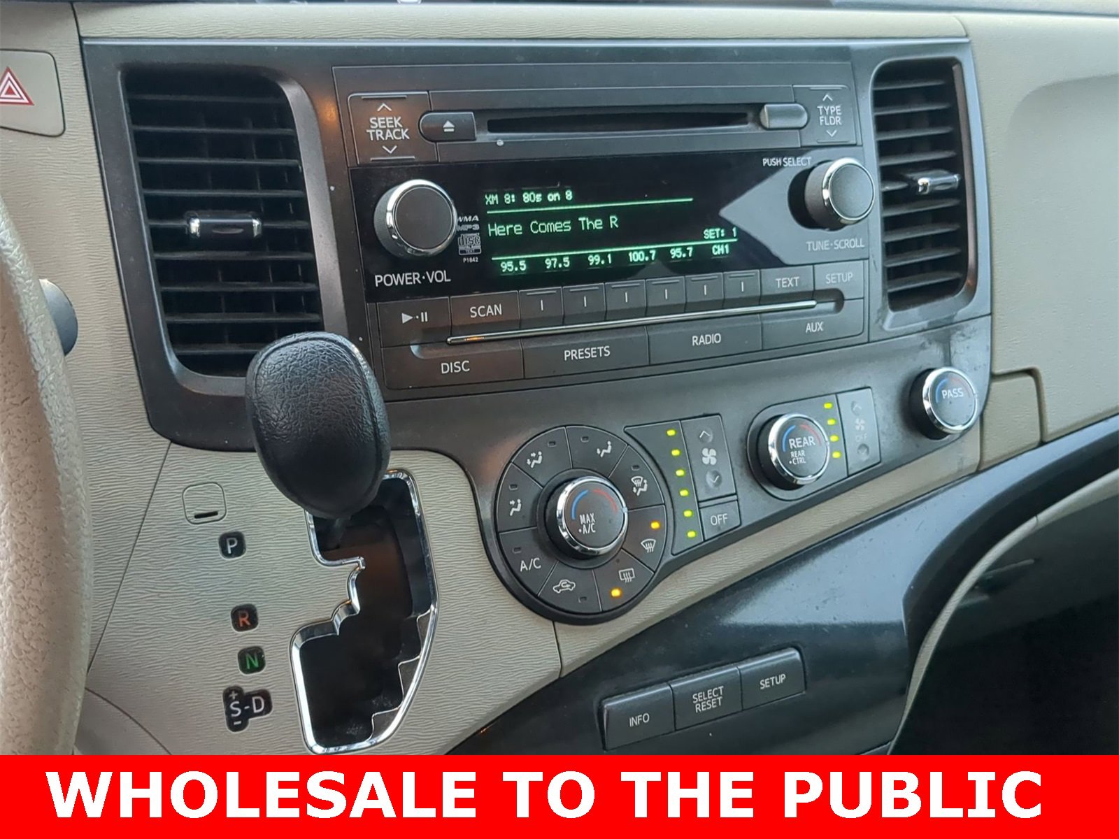 Thumbnail: 2012 Toyota Sienna - 29