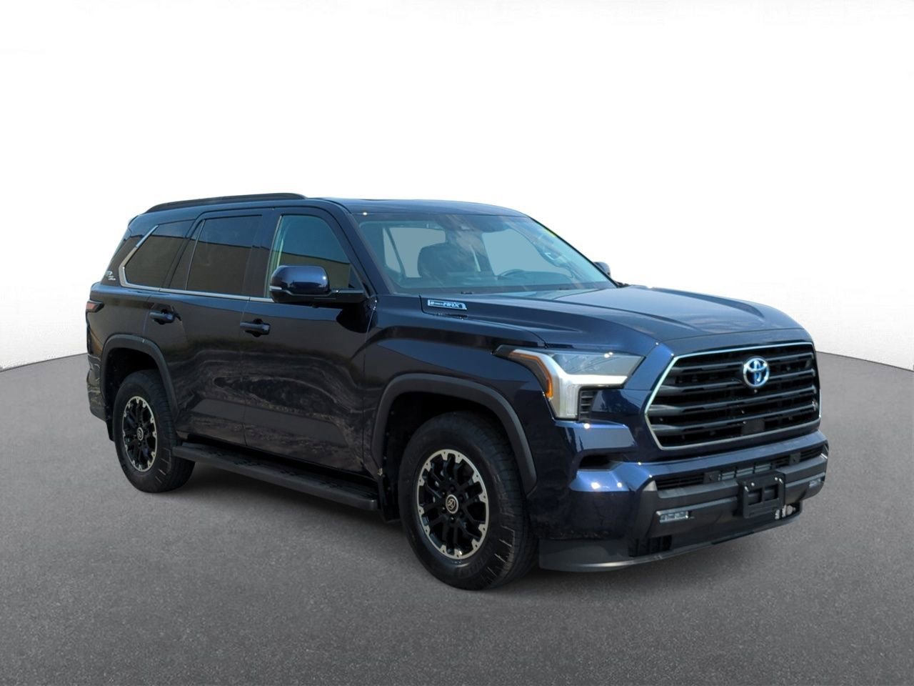 2024 Toyota Sequoia SR5 photo 2