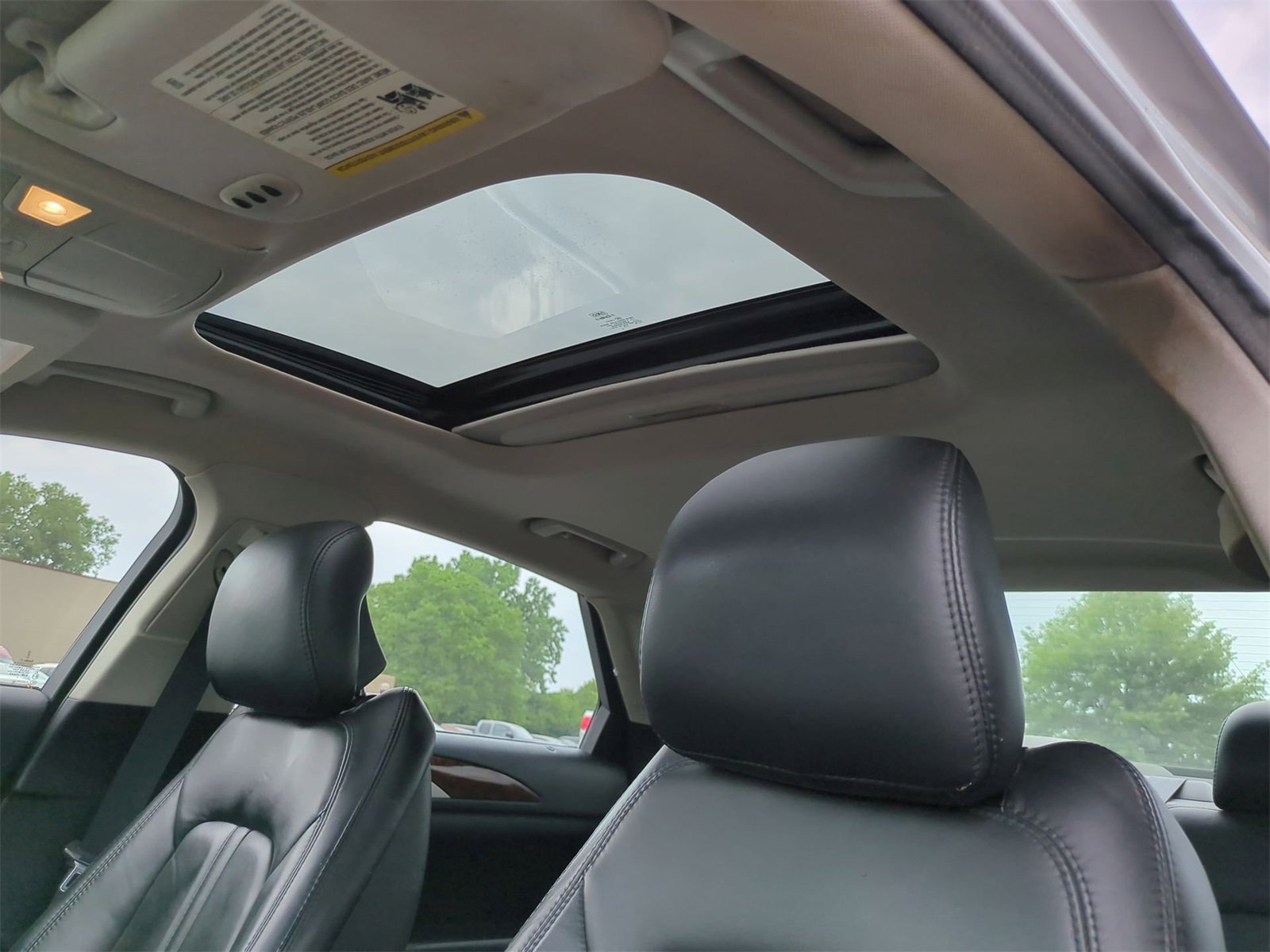 Thumbnail: 2015 Lincoln MKZ - 17