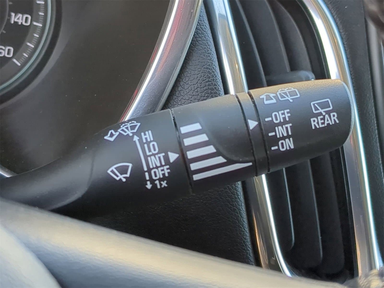 Thumbnail: 2019 Chevrolet Equinox - 32