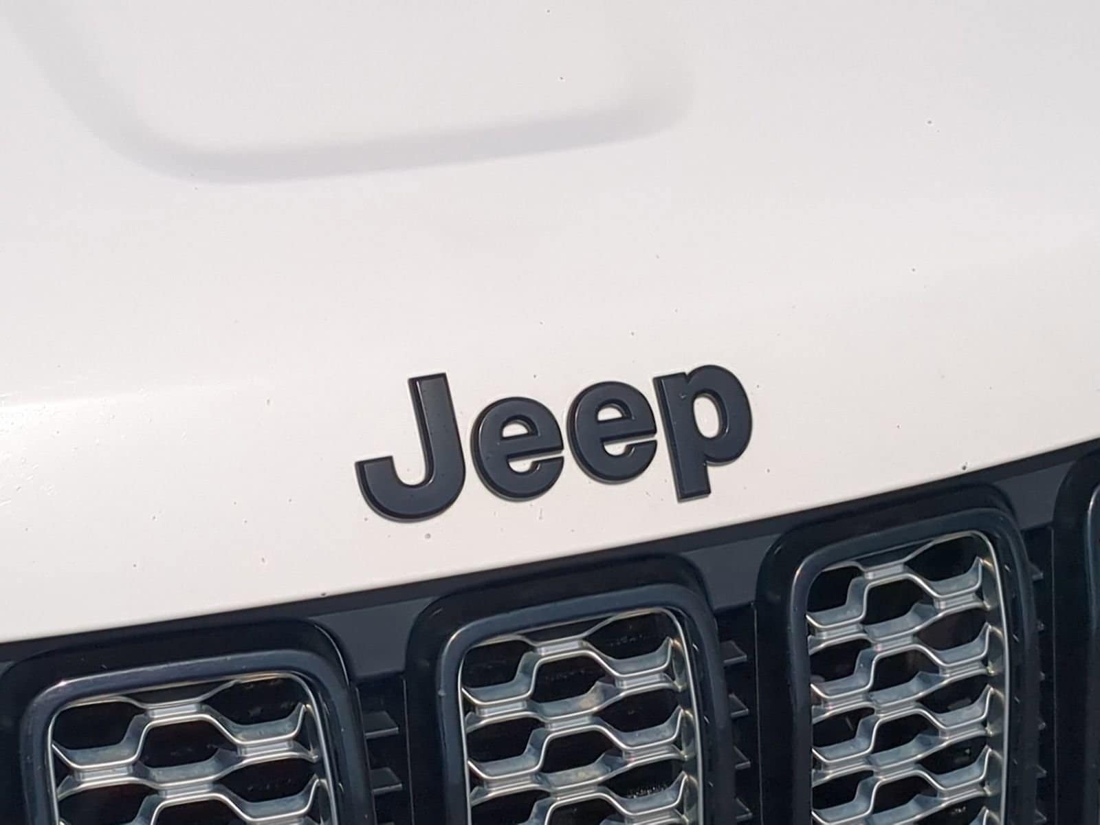 Thumbnail: 2018 Jeep Grand Cherokee - 12