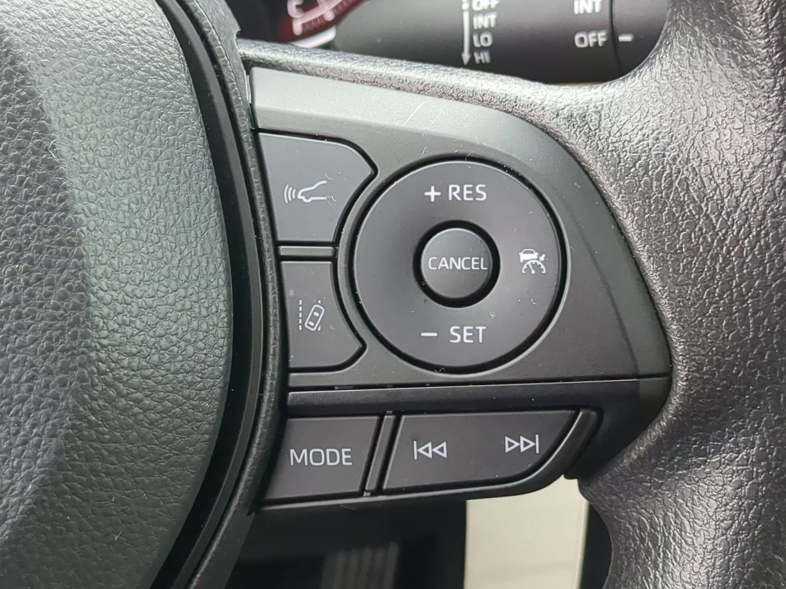 Thumbnail: 2025 Toyota RAV4 - 24