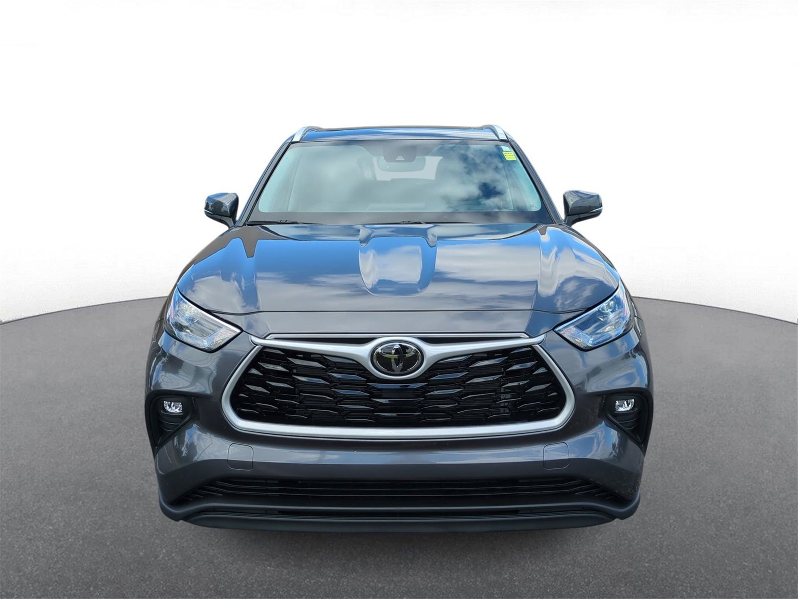2024 Toyota Highlander XLE photo 3