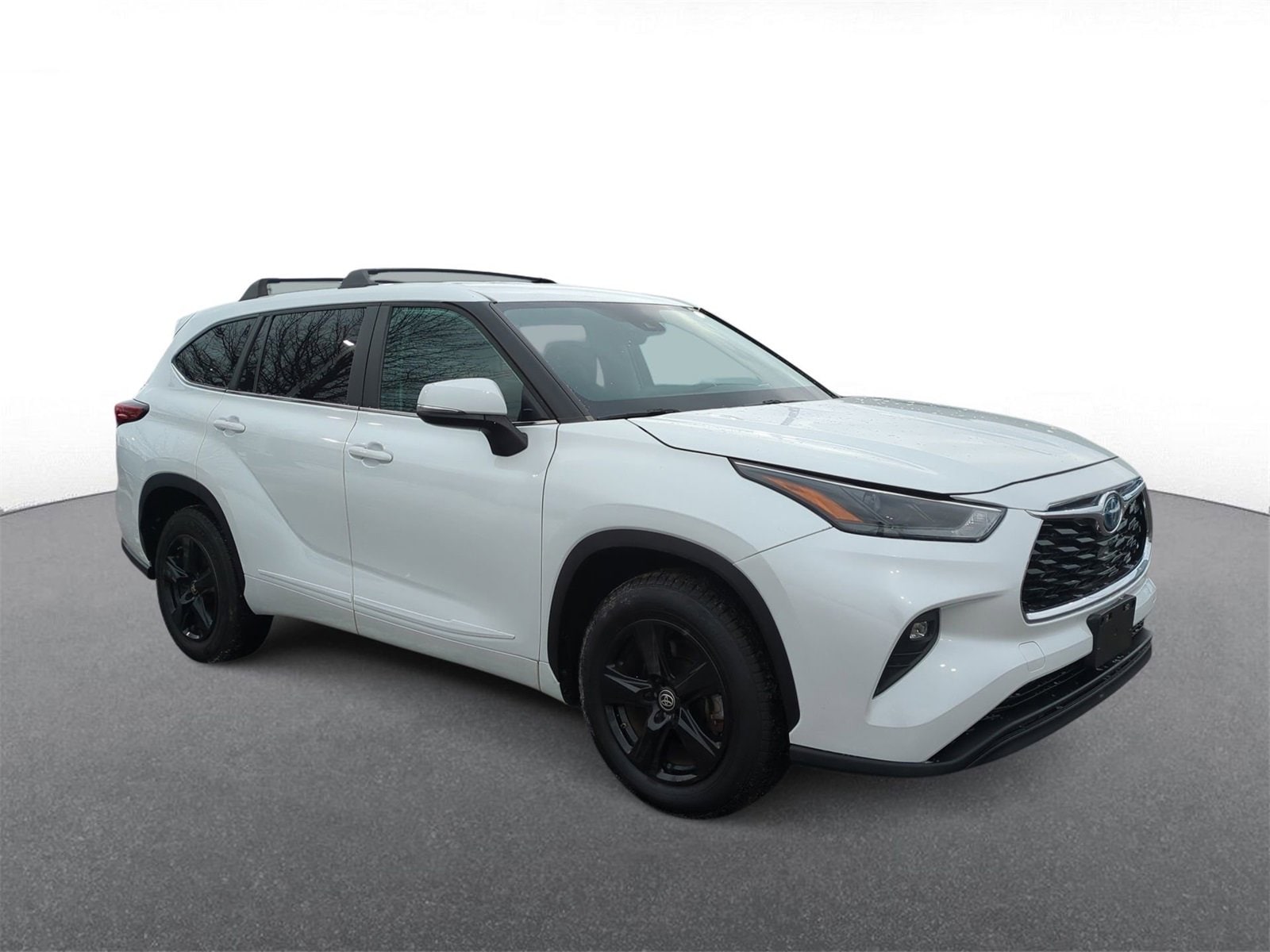 Thumbnail: 2023 Toyota Highlander - 2