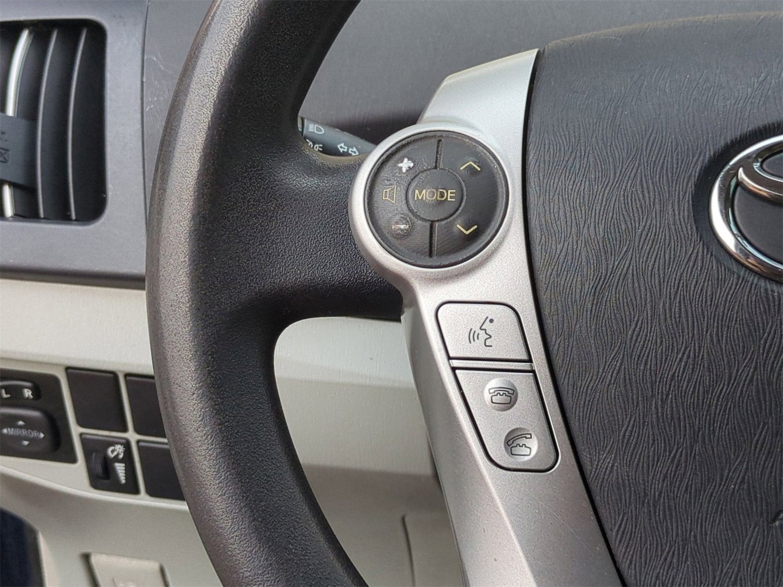 Thumbnail: 2013 Toyota Prius - 21