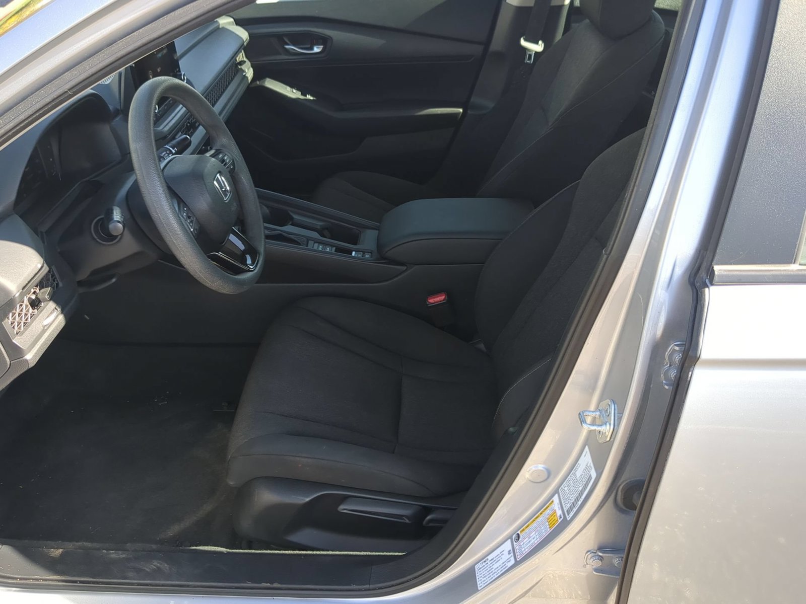 2025 Honda Accord LX - Photo 15