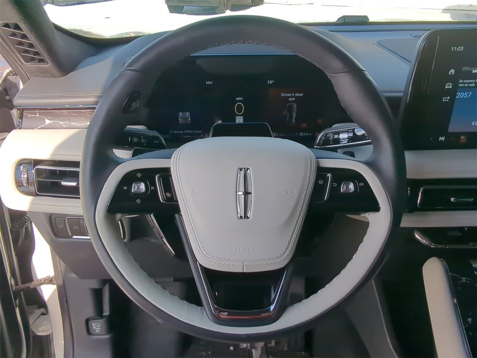 Thumbnail: 2025 Lincoln Aviator - 24