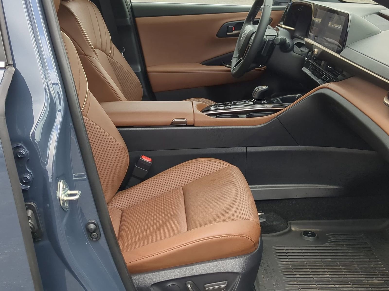 Thumbnail: 2025 Toyota Crown Signia - 21