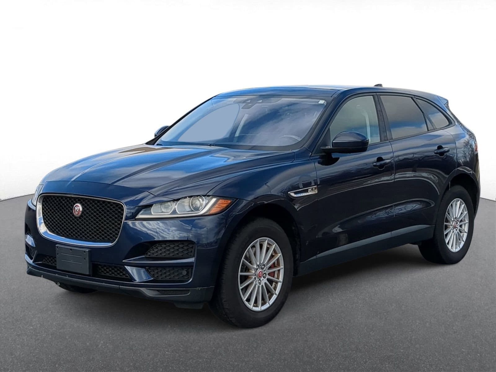 Thumbnail: 2017 Jaguar F-Pace - 4