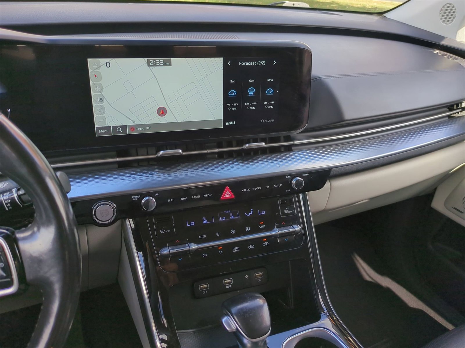 Thumbnail: 2023 Kia Carnival - 28