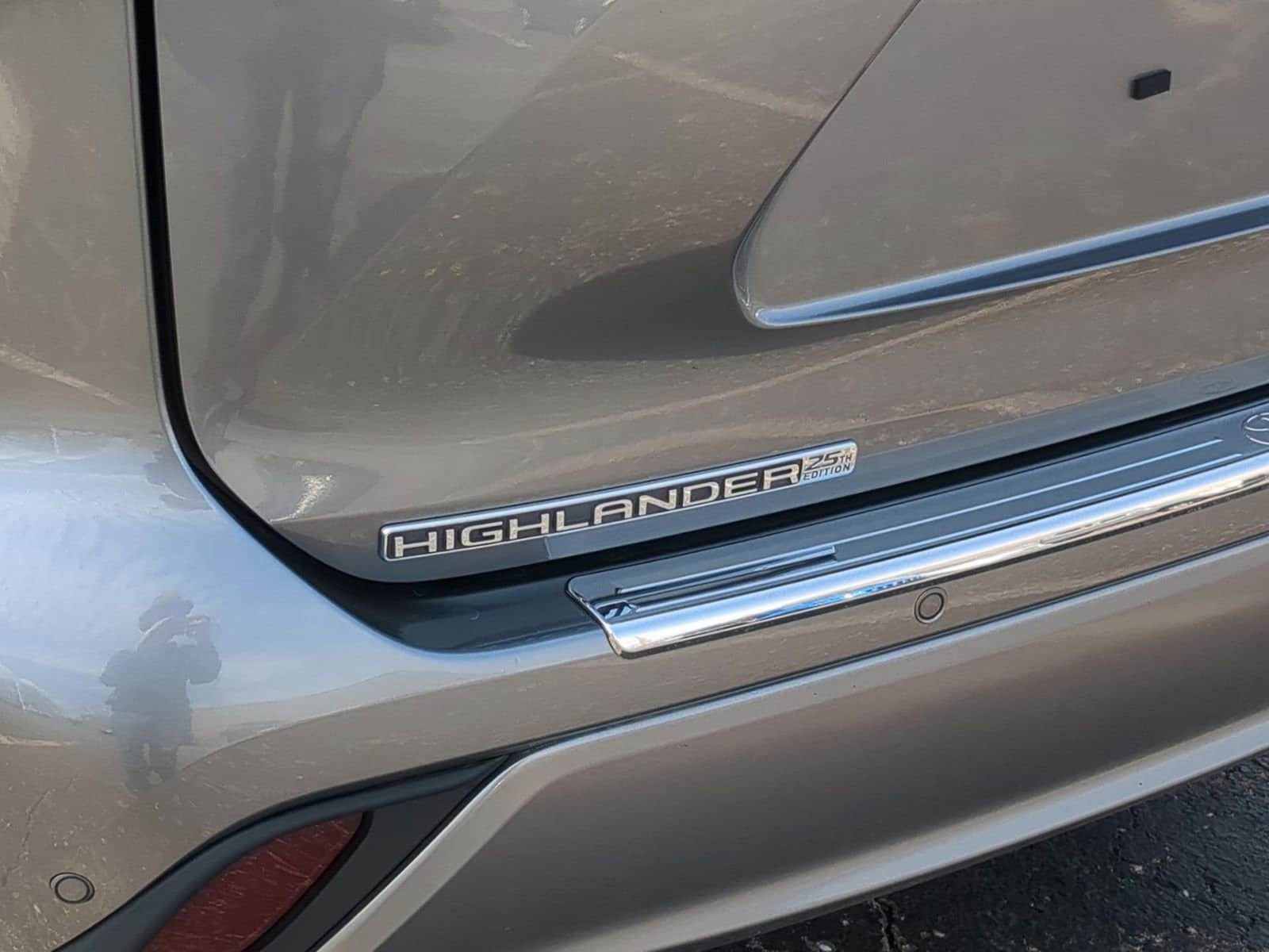 Thumbnail: 2025 Toyota Highlander - 13