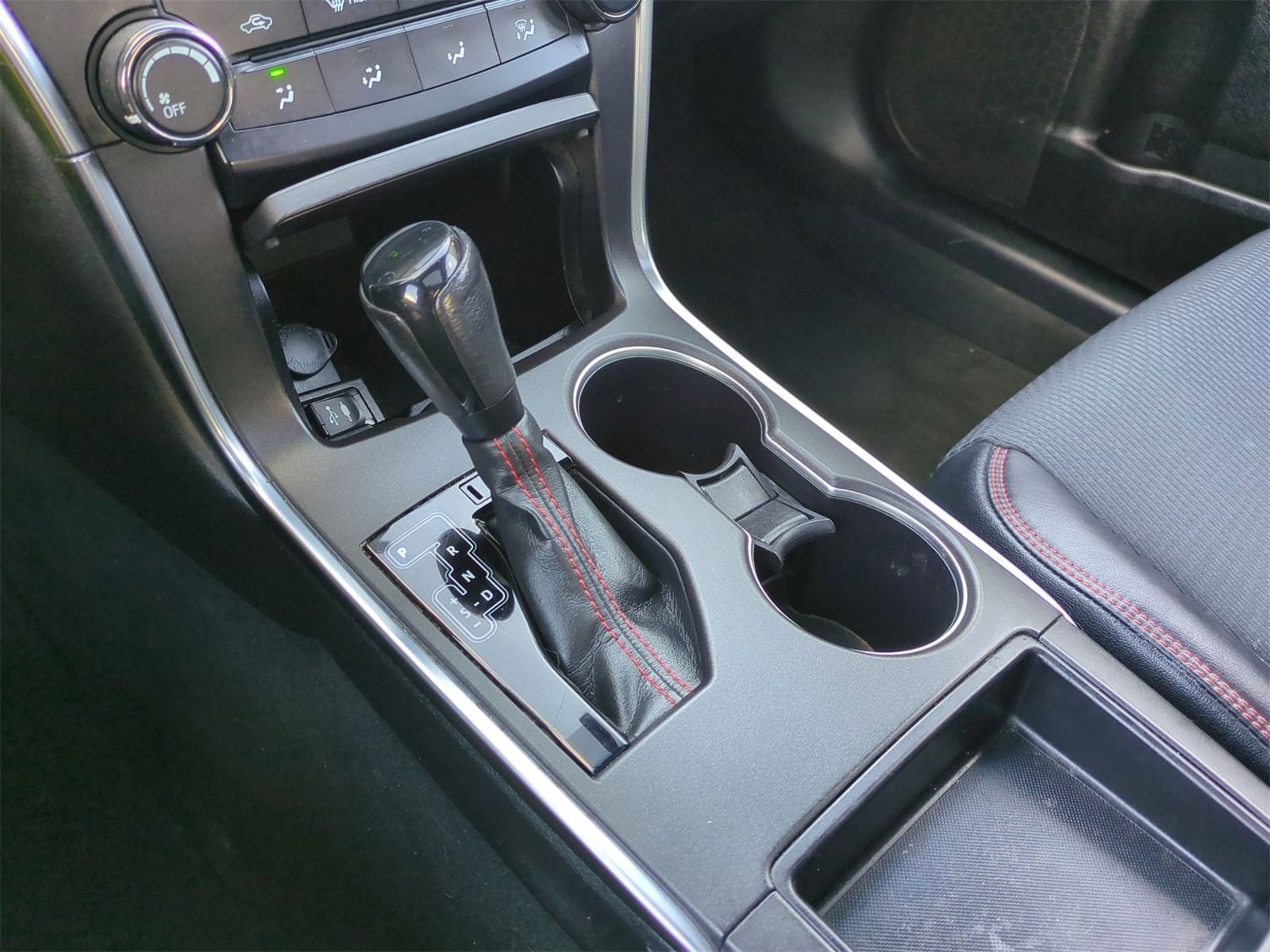 Thumbnail: 2016 Toyota Camry - 32