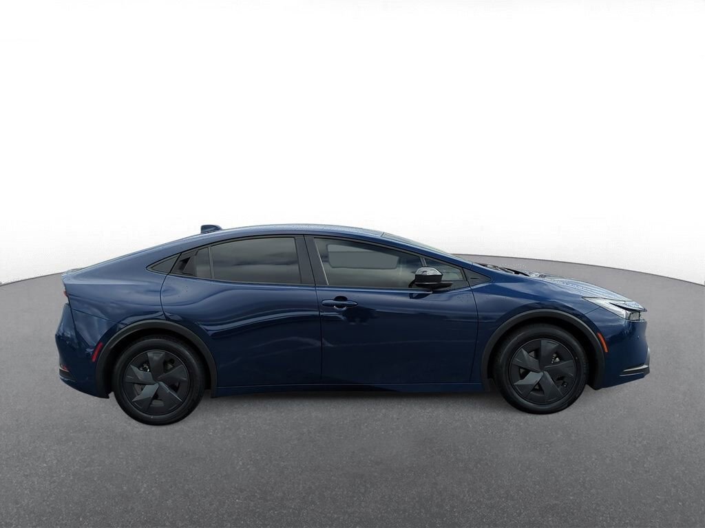 Thumbnail: 2023 Toyota Prius - 9