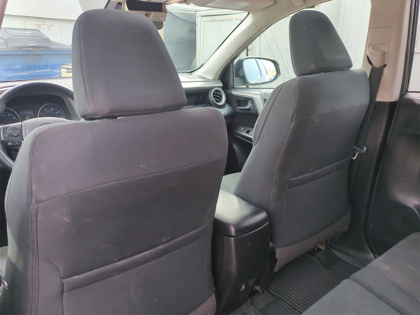 Thumbnail: 2018 Toyota RAV4 - 17