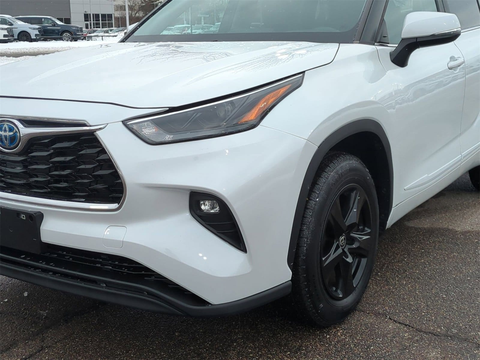 Thumbnail: 2023 Toyota Highlander - 11