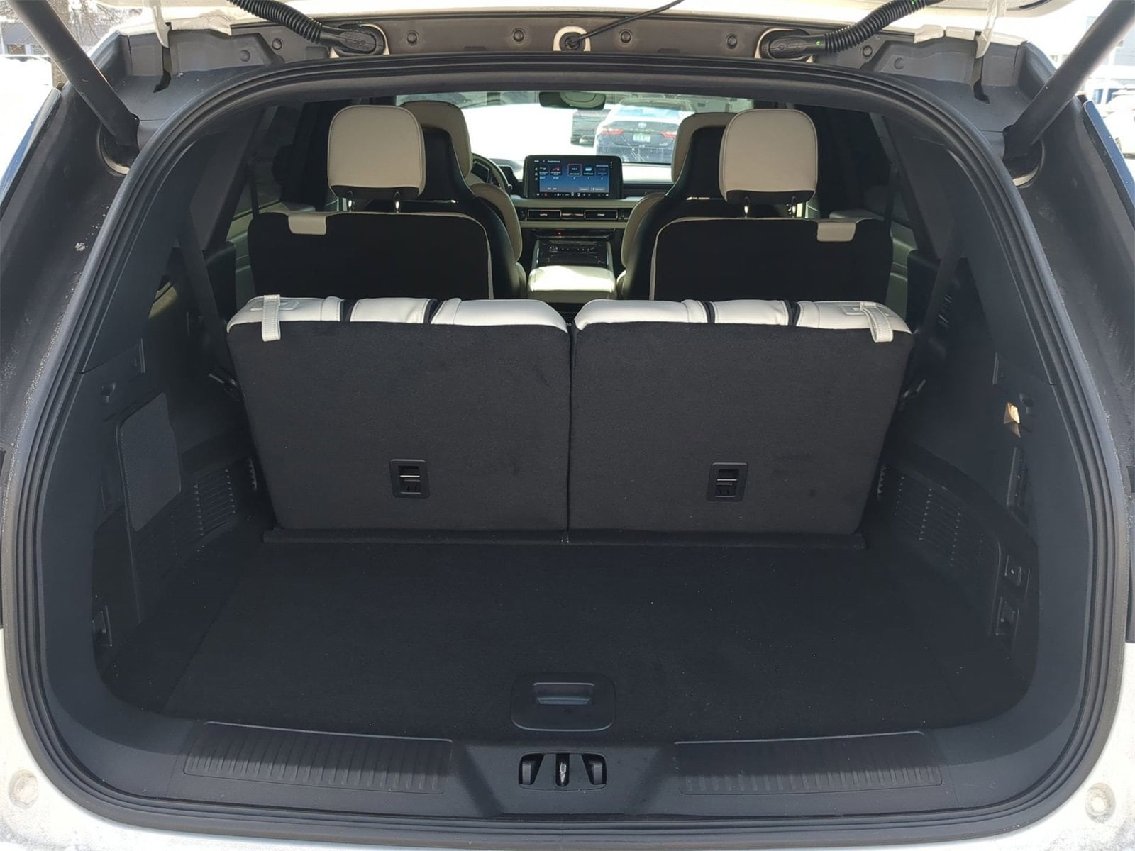 Thumbnail: 2025 Lincoln Aviator - 35