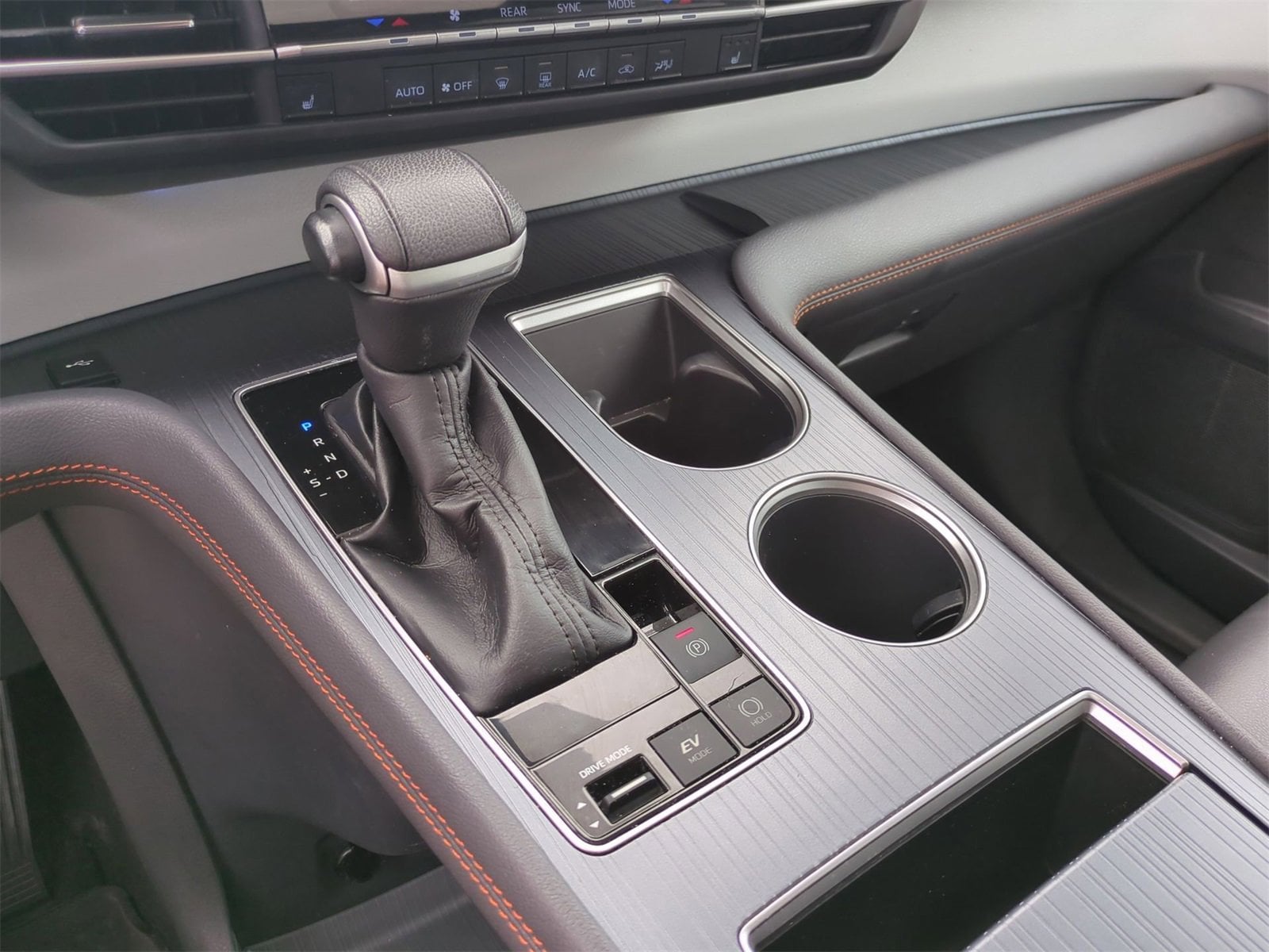 Thumbnail: 2021 Toyota Sienna - 31