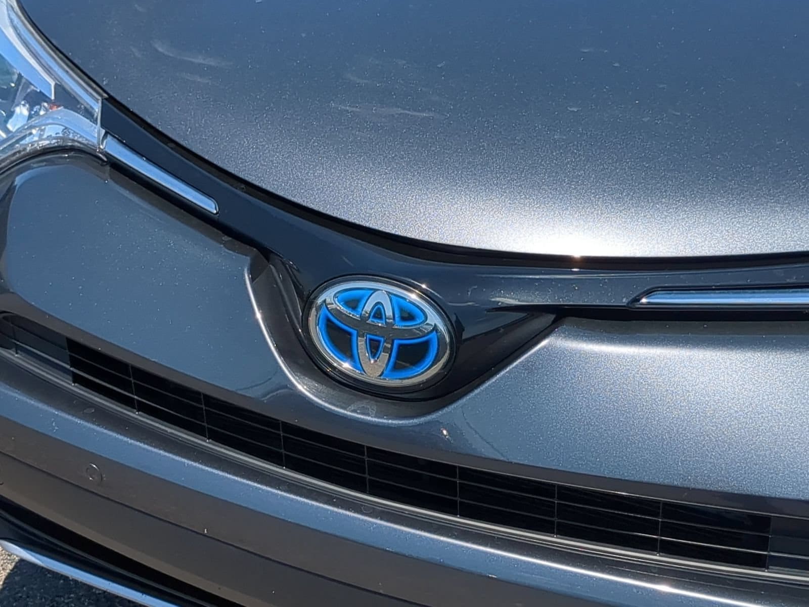 Thumbnail: 2017 Toyota RAV4 - 12
