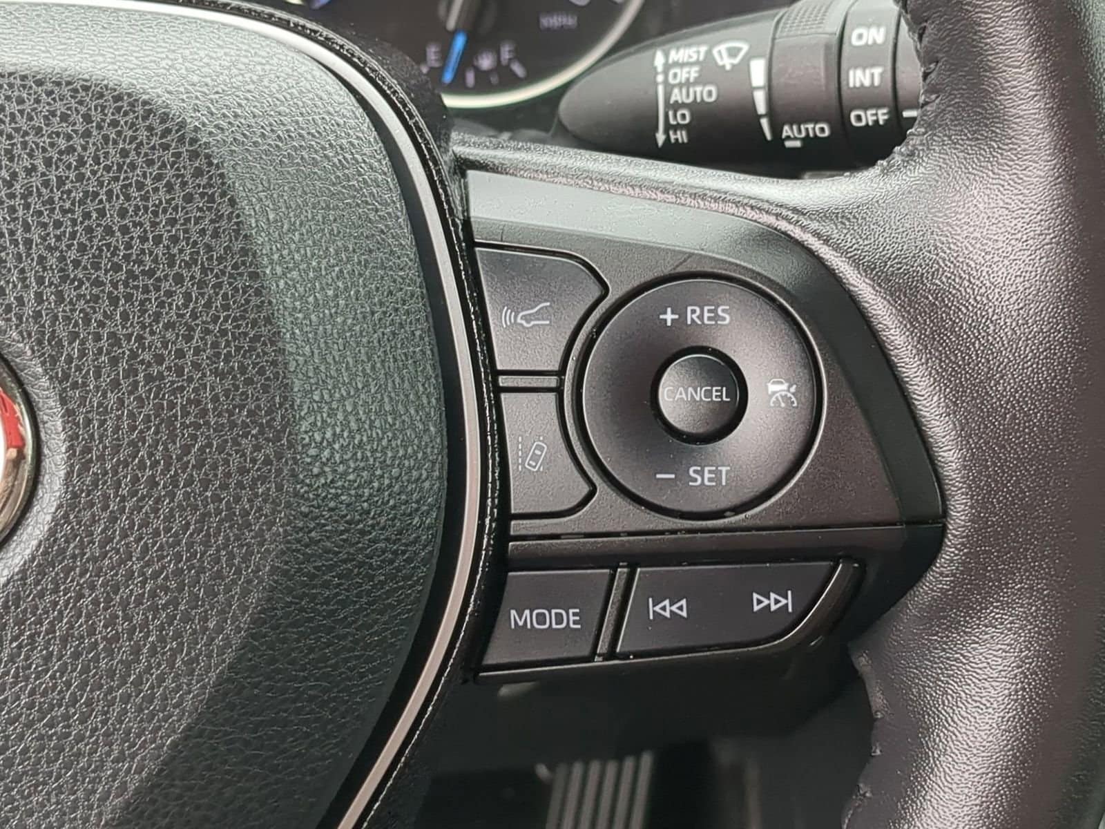 Thumbnail: 2021 Toyota RAV4 - 24