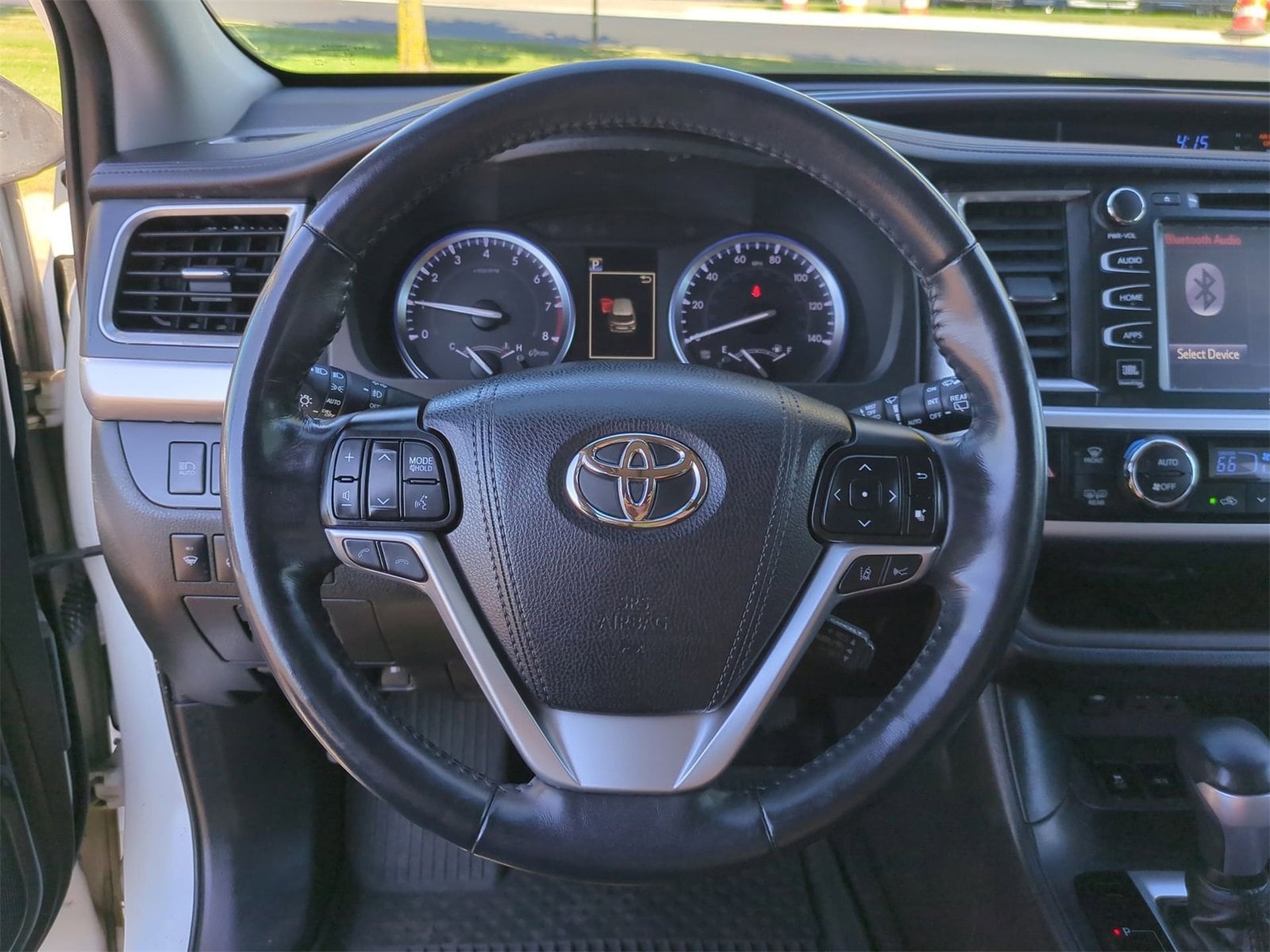 Thumbnail: 2019 Toyota Highlander - 23