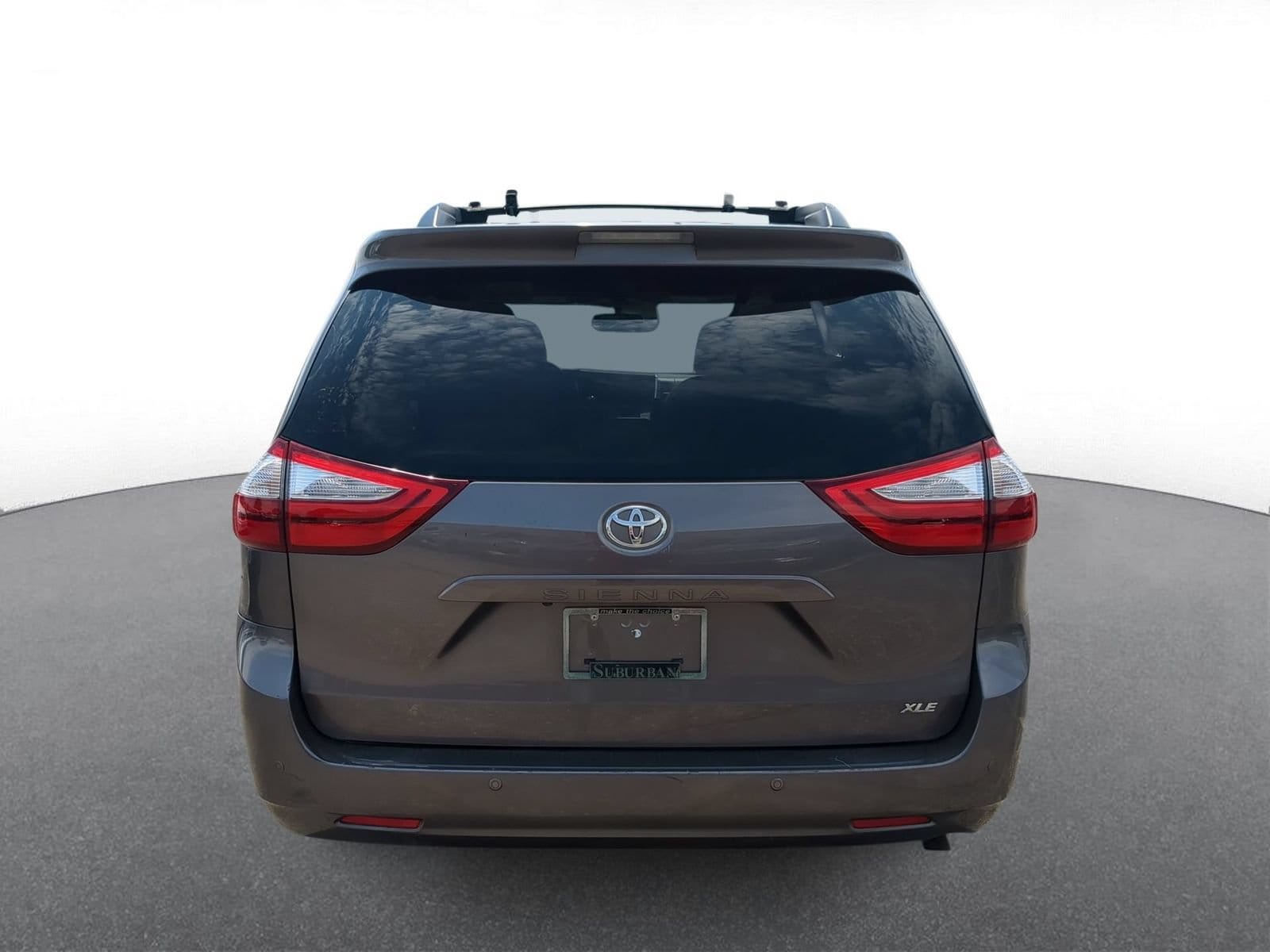 Thumbnail: 2016 Toyota Sienna - 7