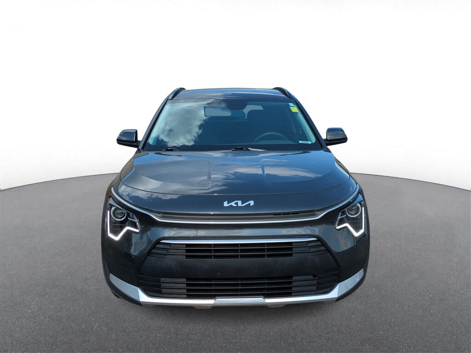 2024 Kia Niro LX photo 2