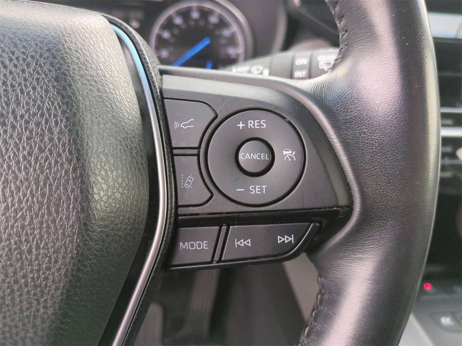 Thumbnail: 2022 Toyota Venza - 23