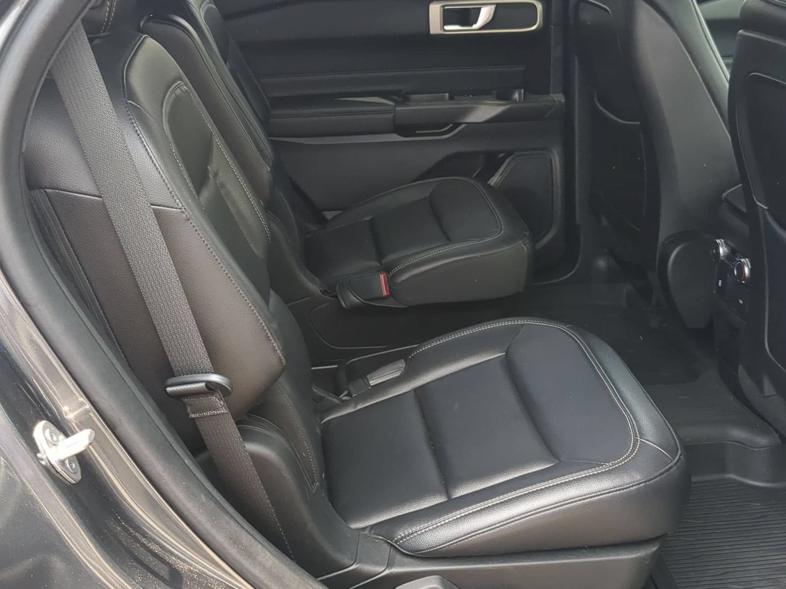 Thumbnail: 2020 Ford Explorer - 20