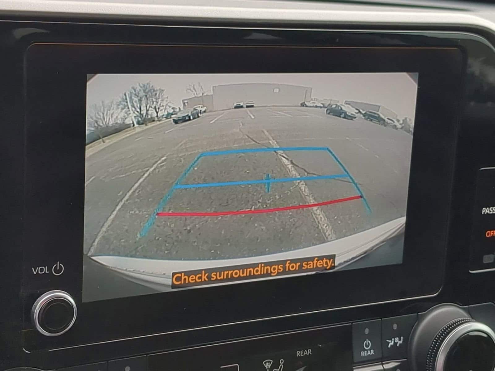 Thumbnail: 2023 Toyota Highlander - 28