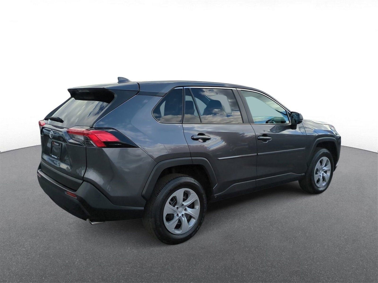 Thumbnail: 2022 Toyota RAV4 - 8