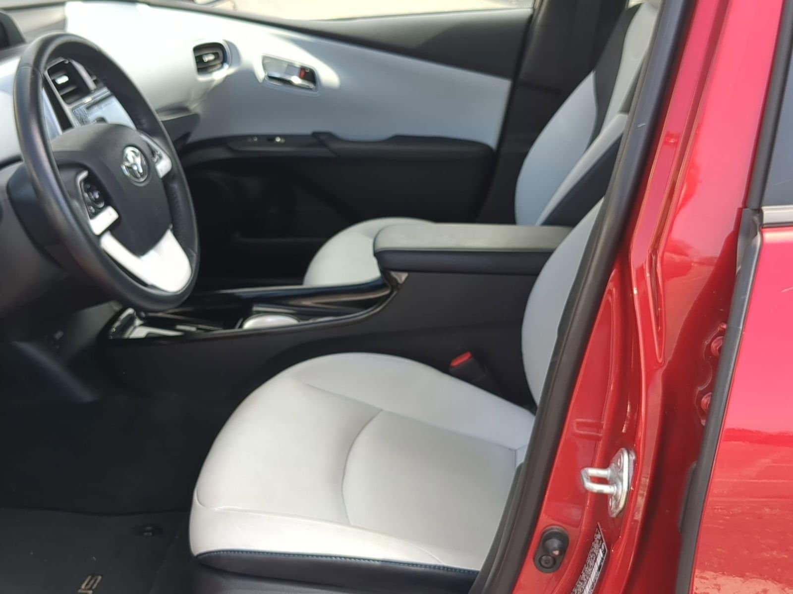 Thumbnail: 2017 Toyota Prius - 16