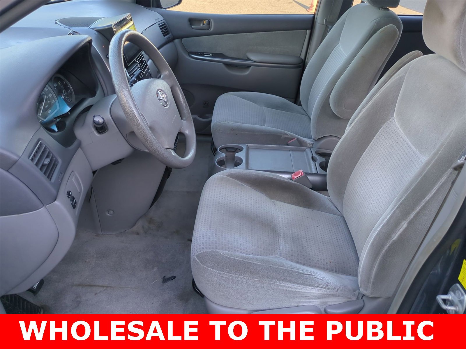 Thumbnail: 2010 Toyota Sienna - 16