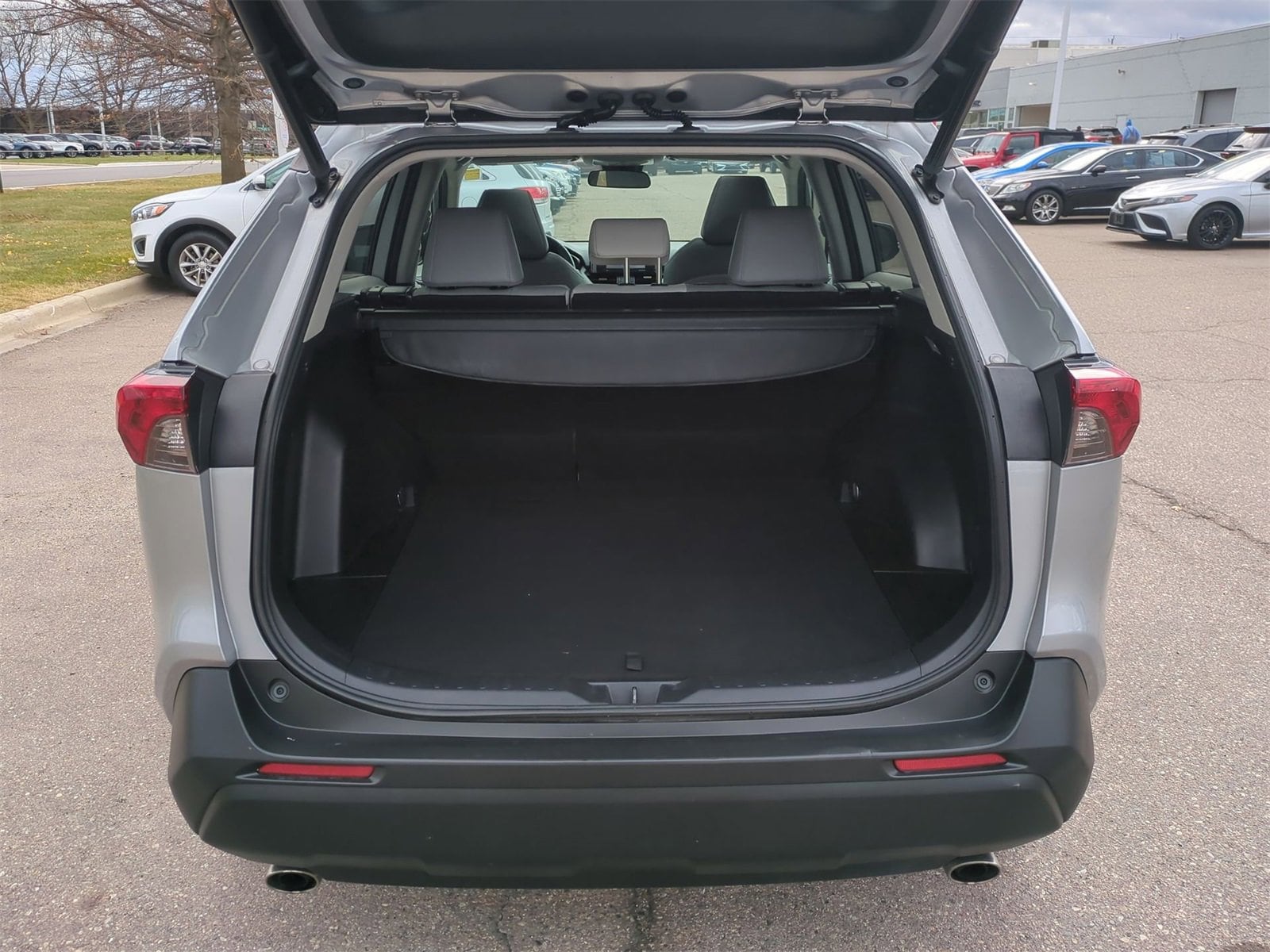 Thumbnail: 2020 Toyota RAV4 - 34