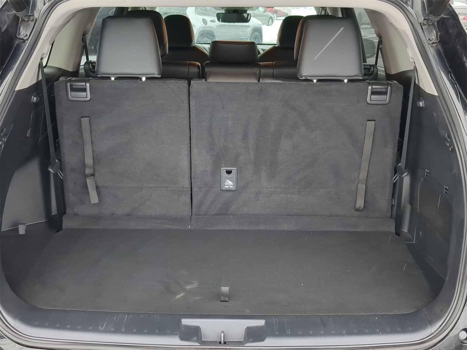 Thumbnail: 2023 Toyota Highlander - 42