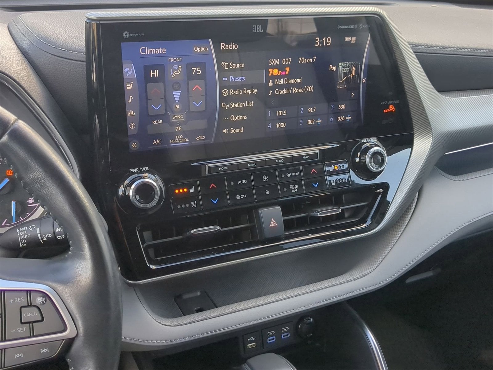 Thumbnail: 2022 Toyota Highlander - 30